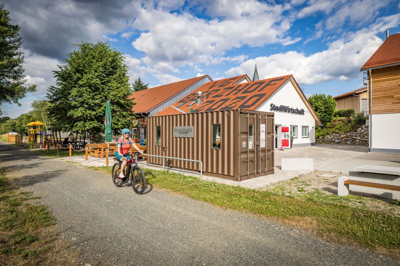 Kunstcontainer in Pertolzhofen