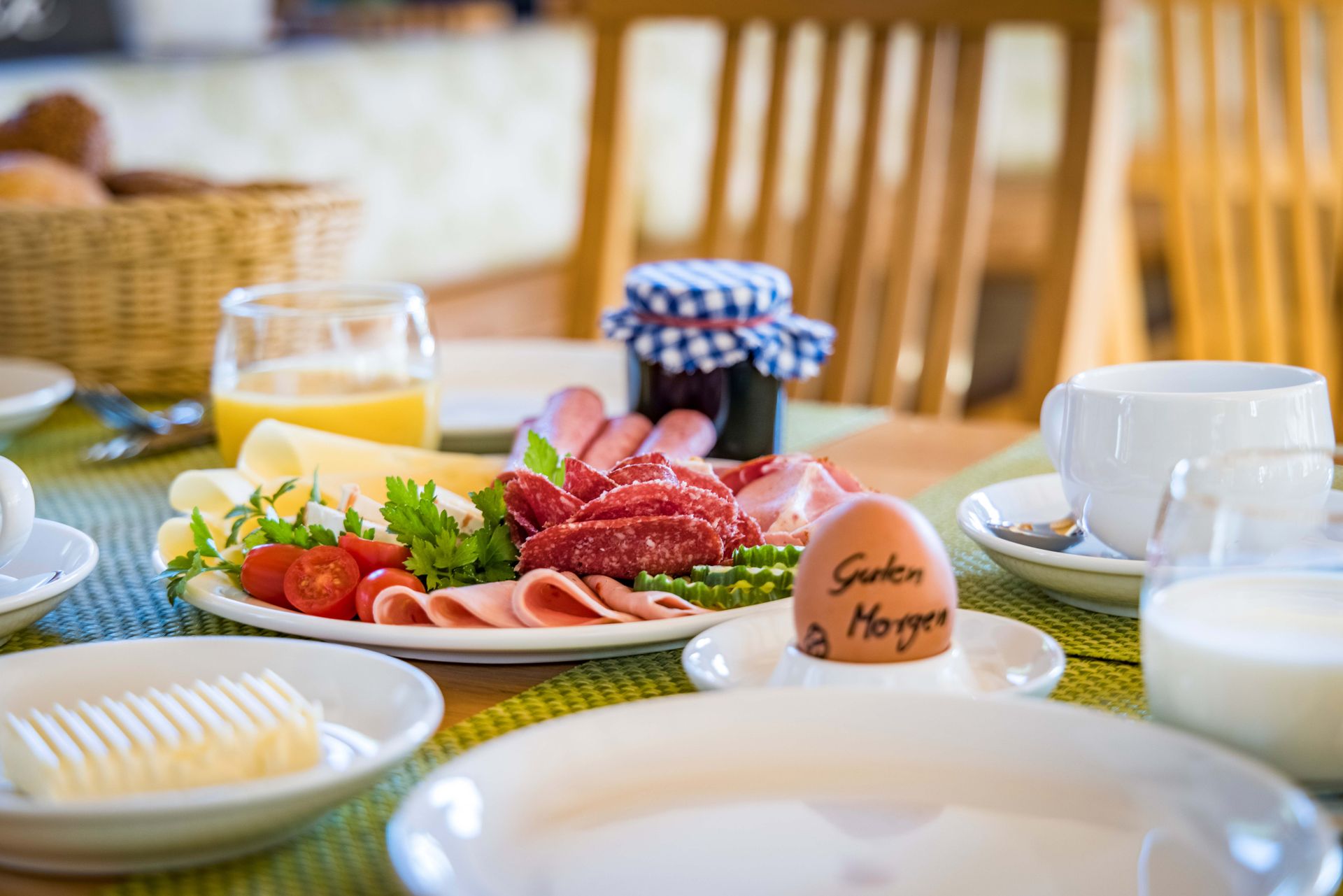 Frühstücken auf dem Bauernhof