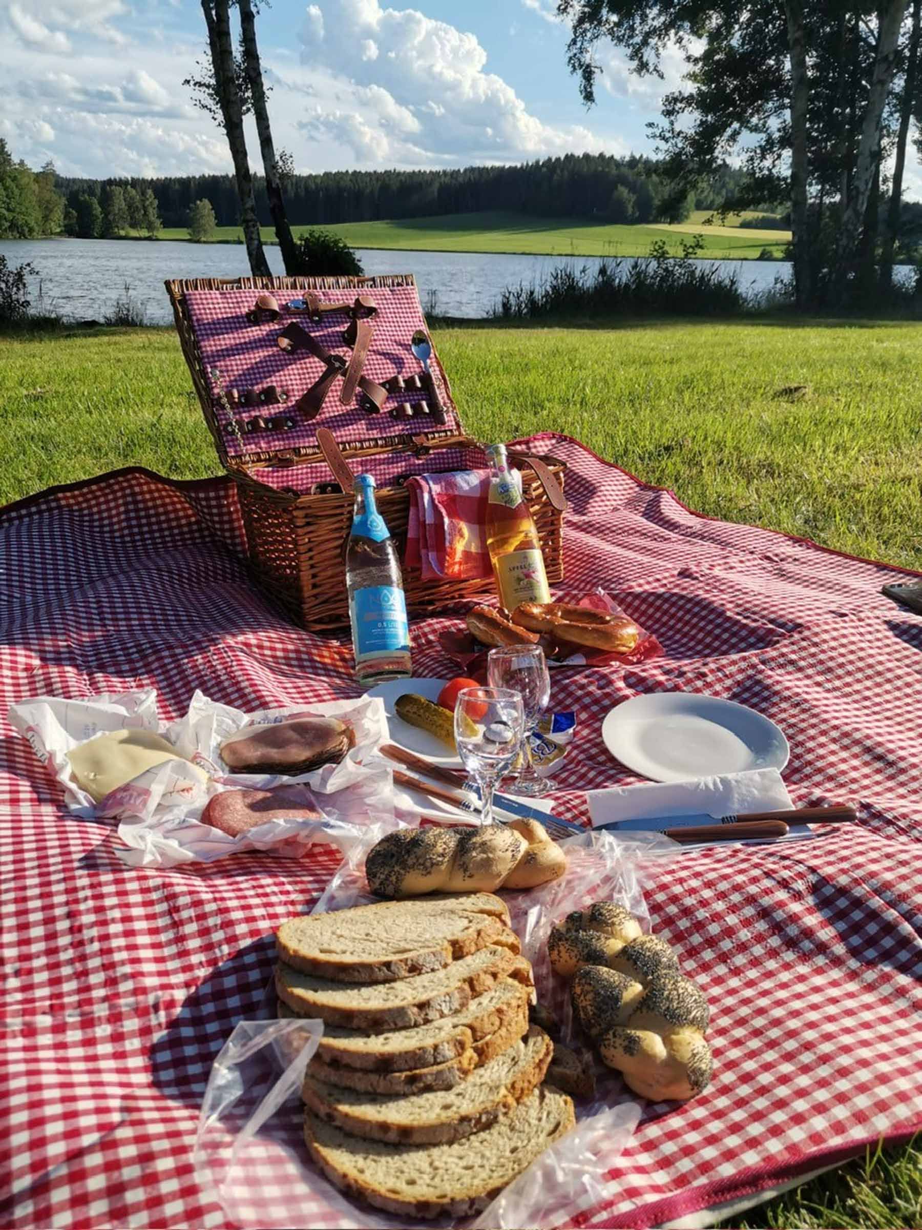 Picknick-Kerwl der Heimatbäckerei Maschauer am Rothenbürger Weiher