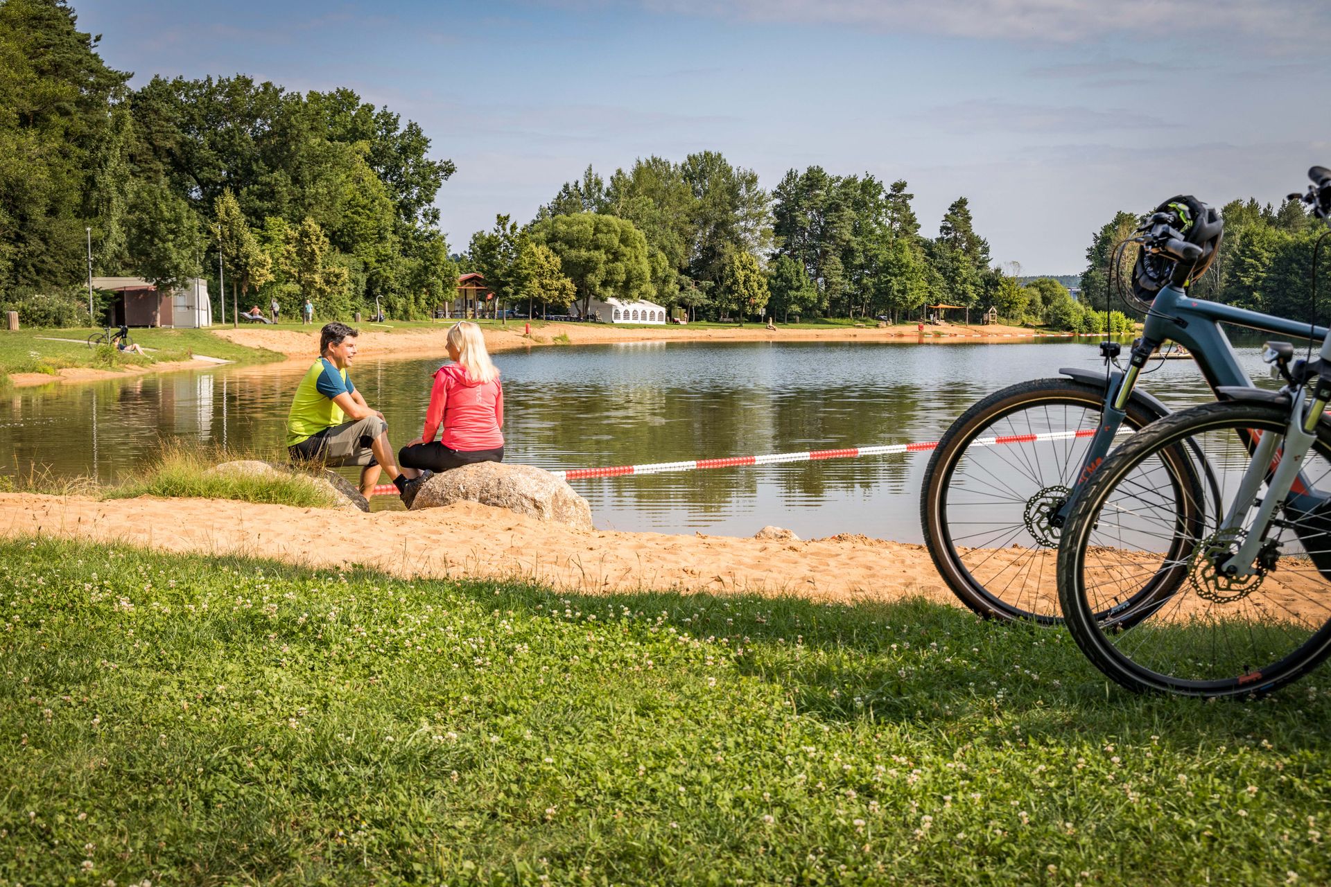 Radlerpause an der Sandoase Sulzbach