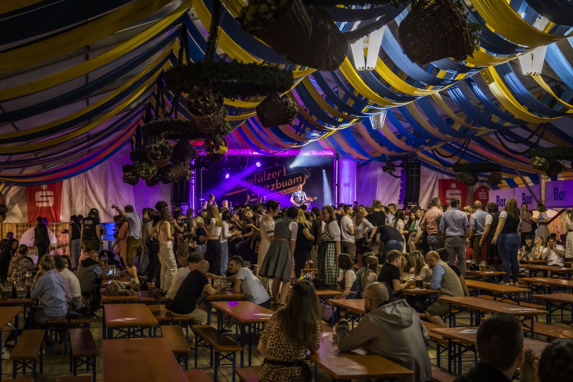 Stimmung im Bierzelt