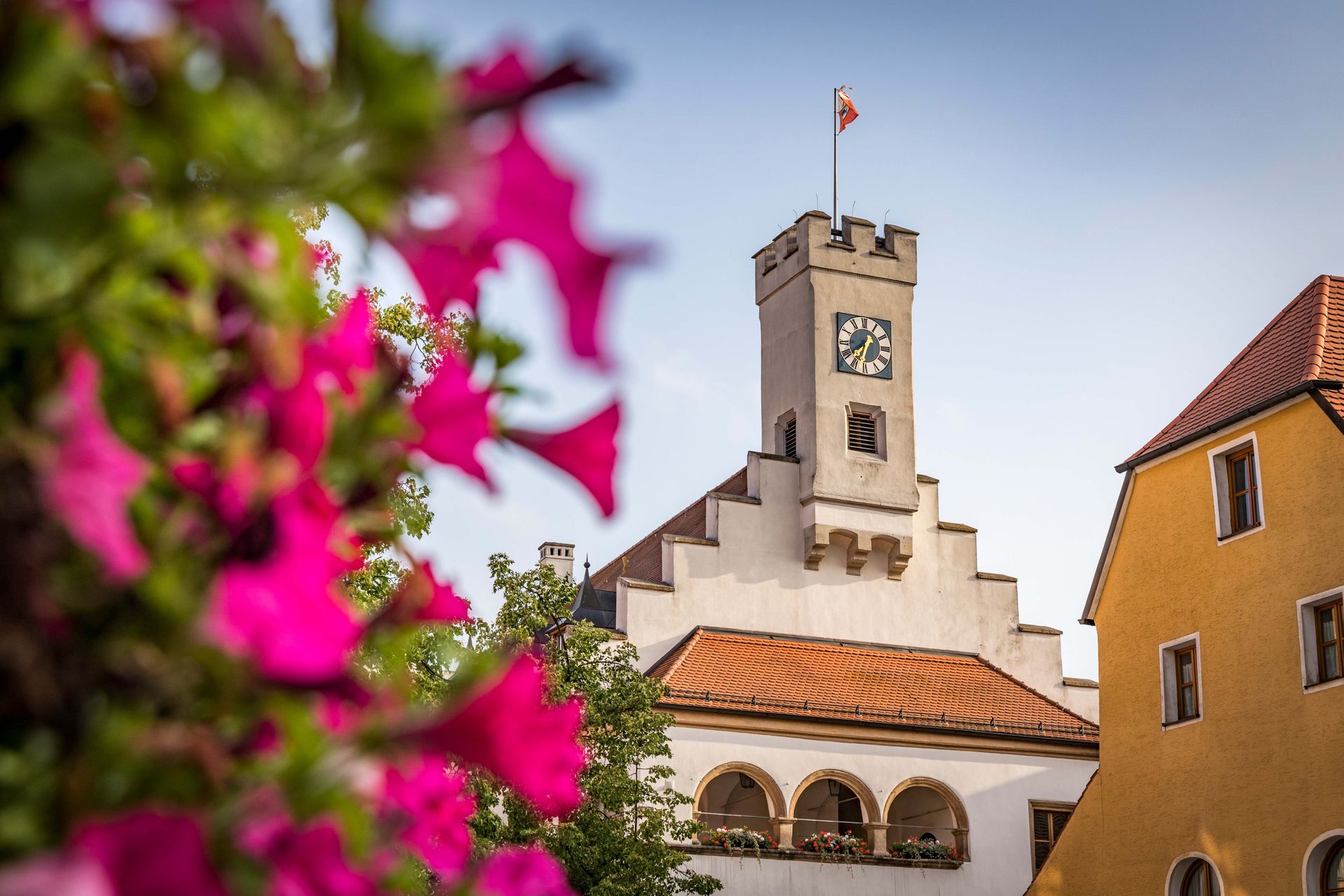 Der Blick auf das Alte Rathaus in Nabburg