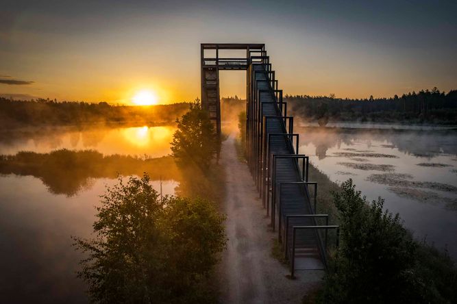 Himmelsleiter bei Sonnenaufgang