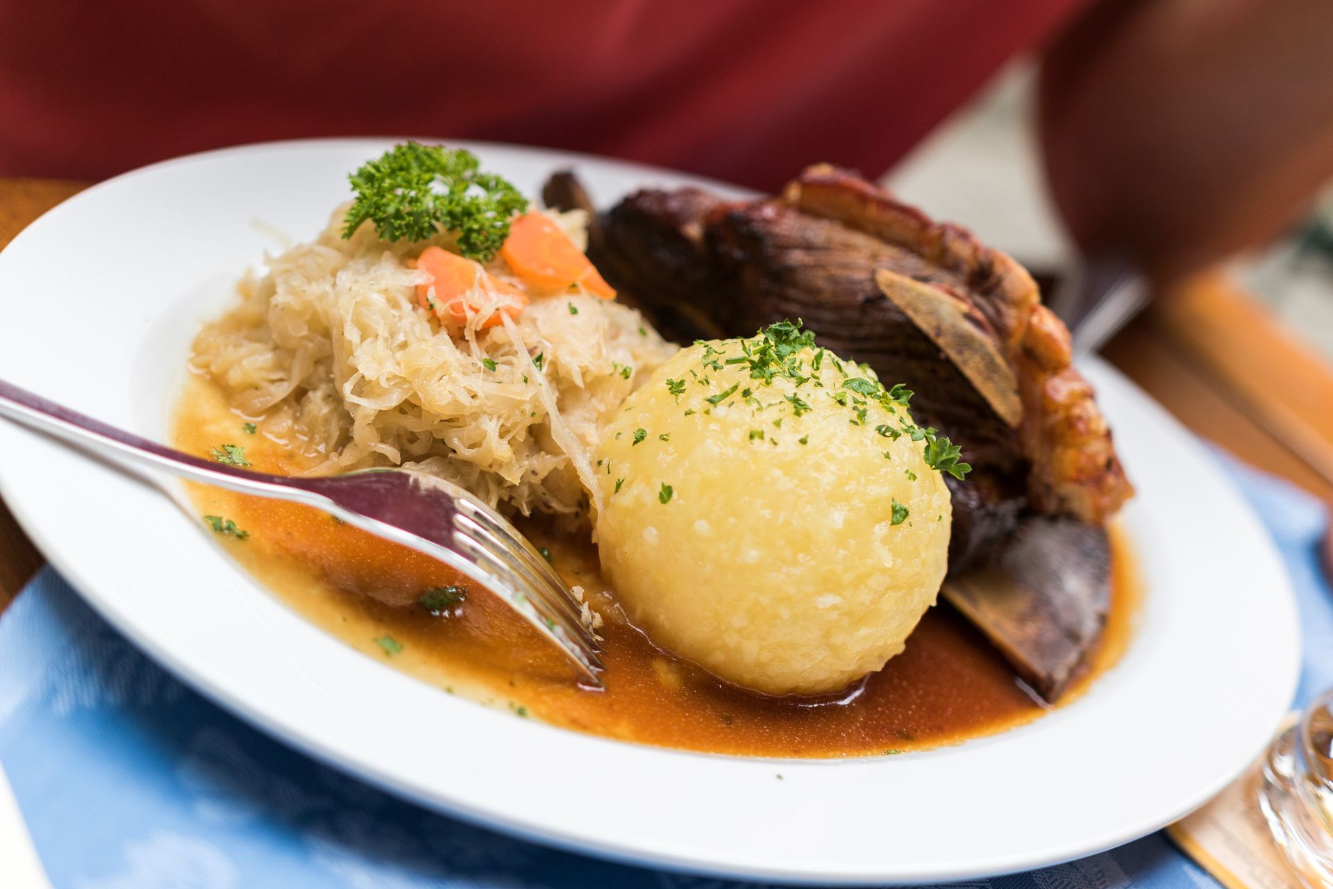 Schweinebraten mit Knödel