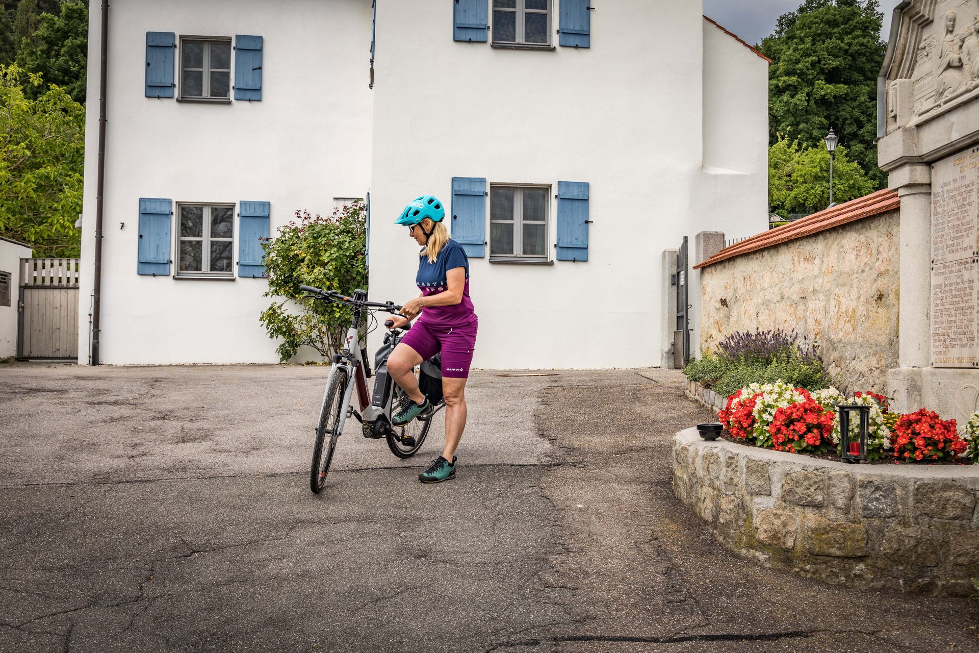 Radlerin in Wiefelsdorf