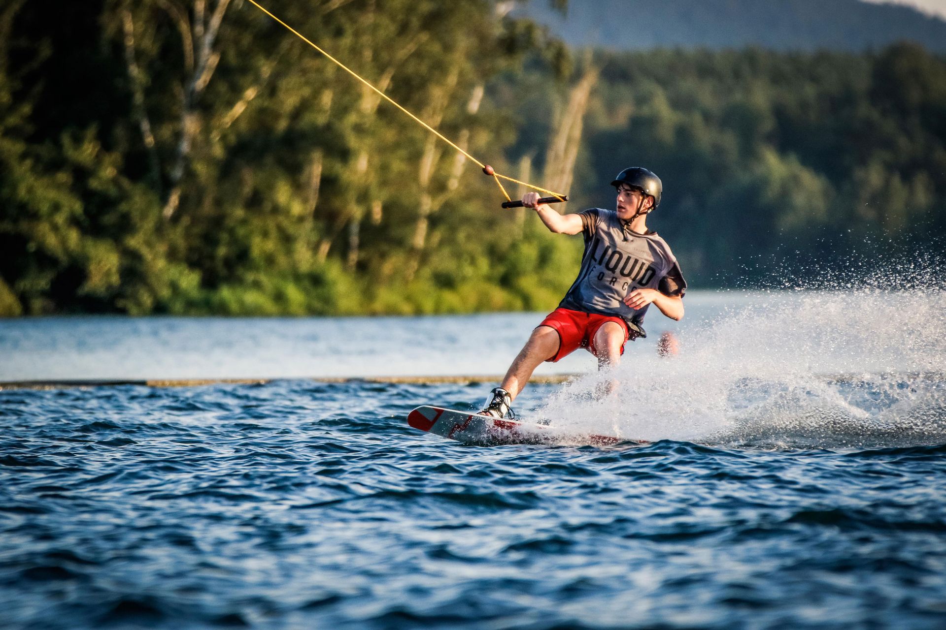 Wasserskifahrer am Steinberger See