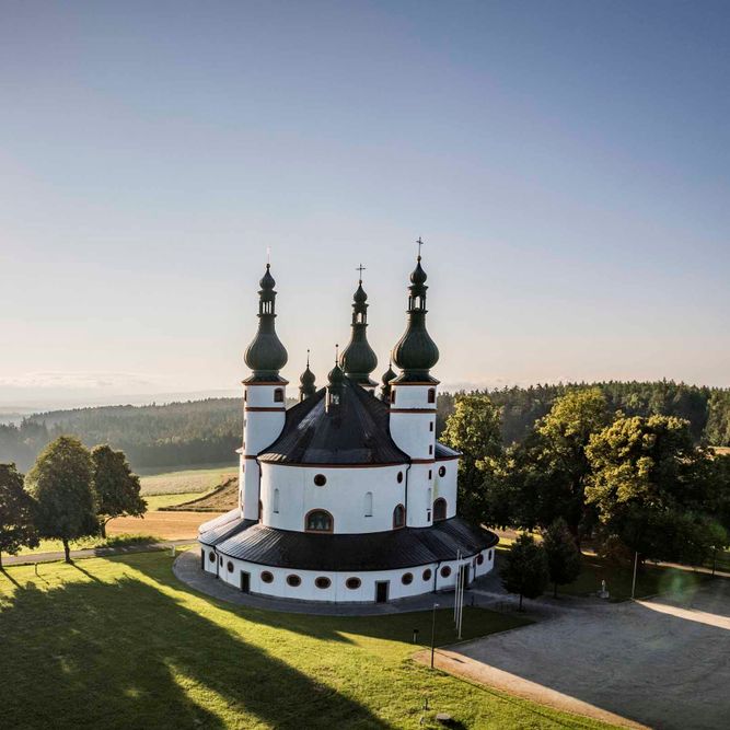 Blick auf die Wallfahrtskirche Kappl