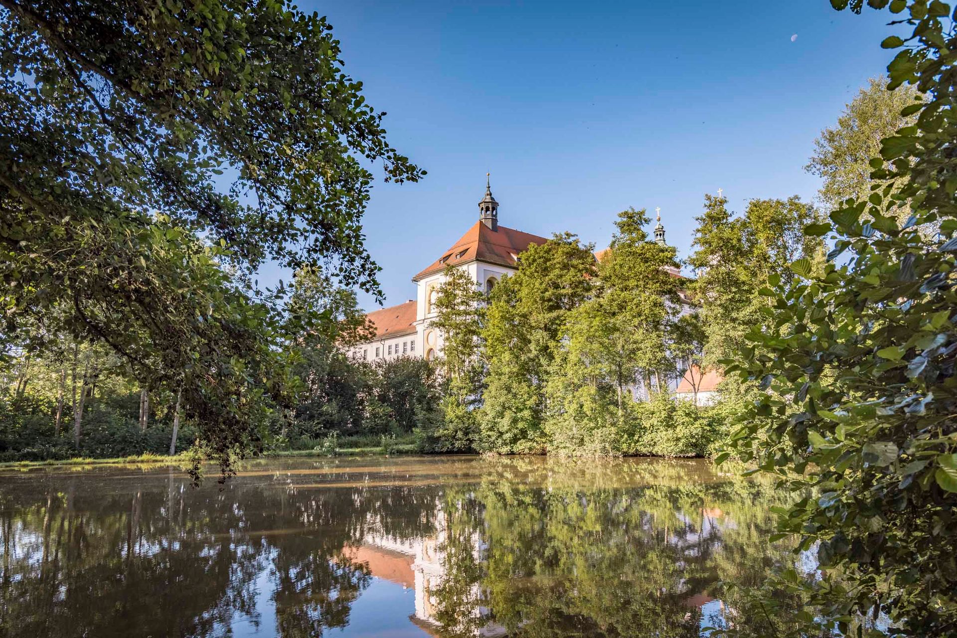 Blick von der Schwanenwiese auf das Kloster Waldsassen