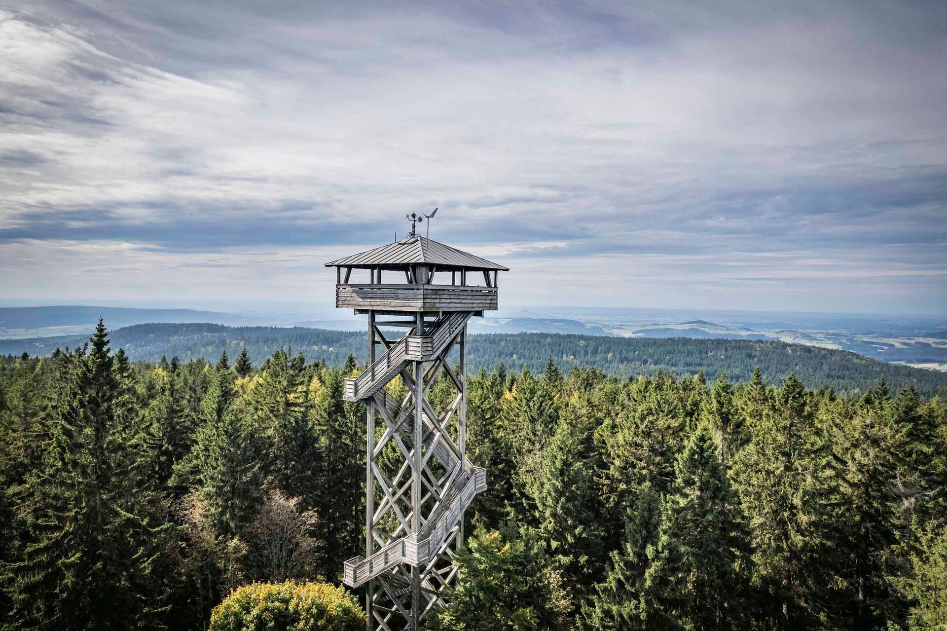 Der Oberpfalzturm im Naturpark Steinwald