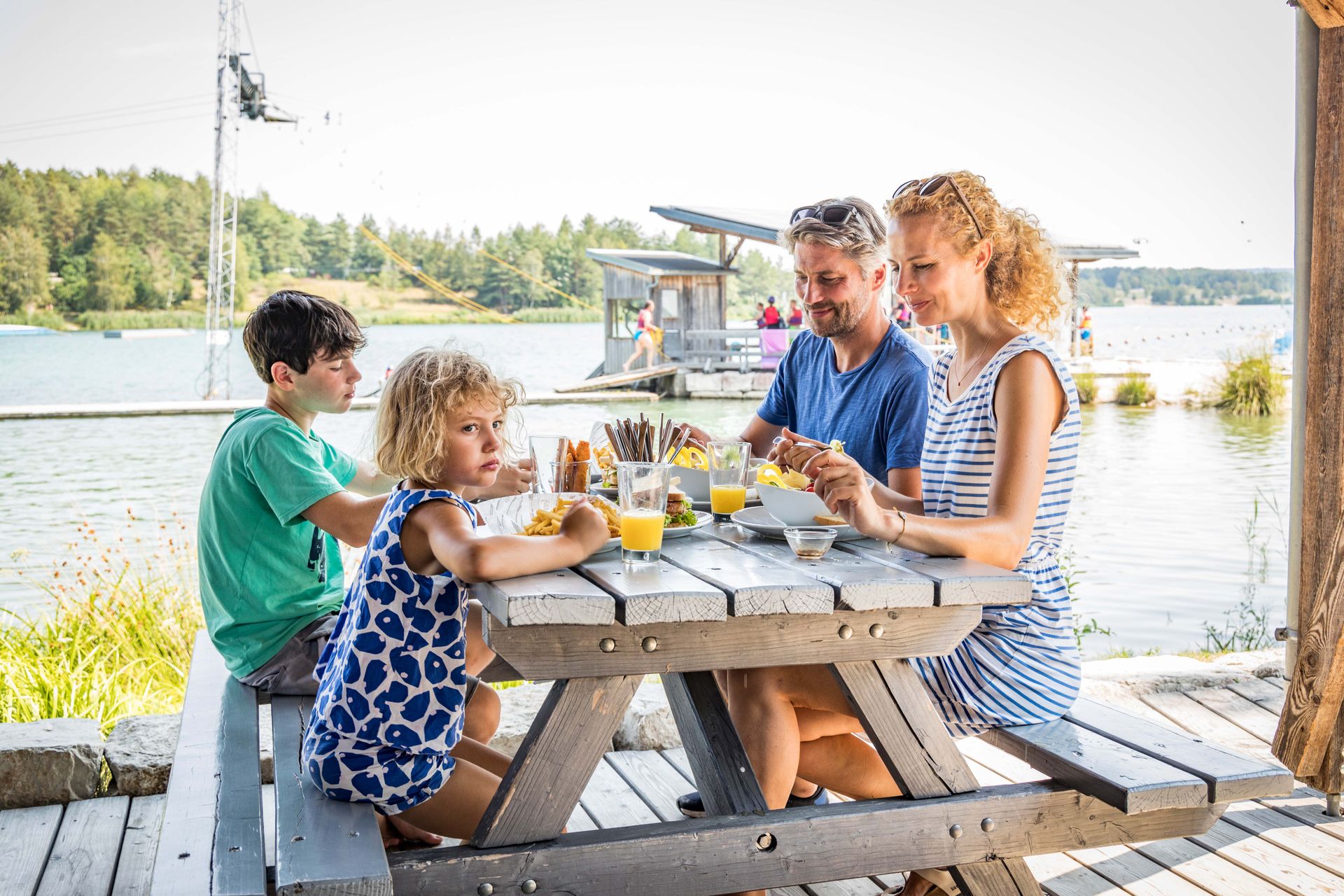 Pause am Wild Wake Park am Steinberger See