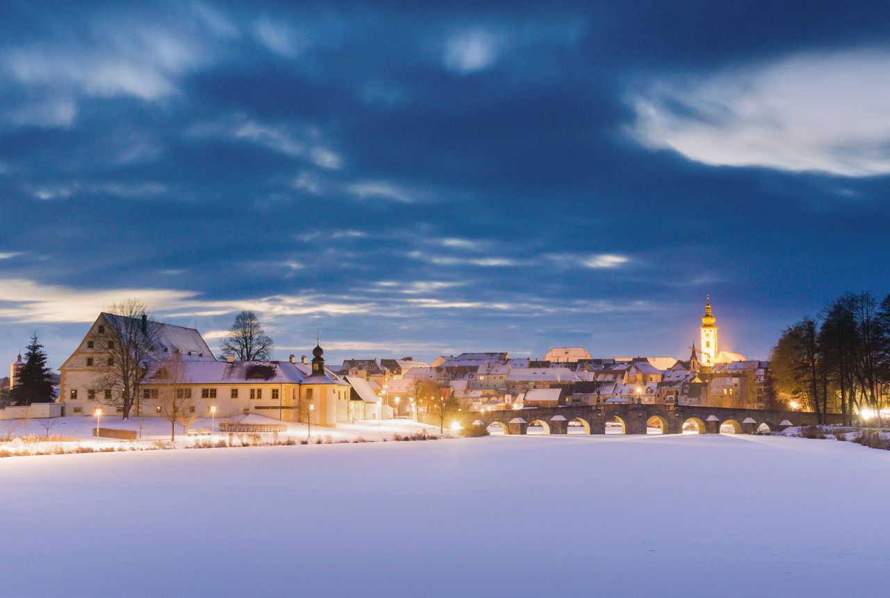 Weihnachtsmarkt im historischen Fischhofpark