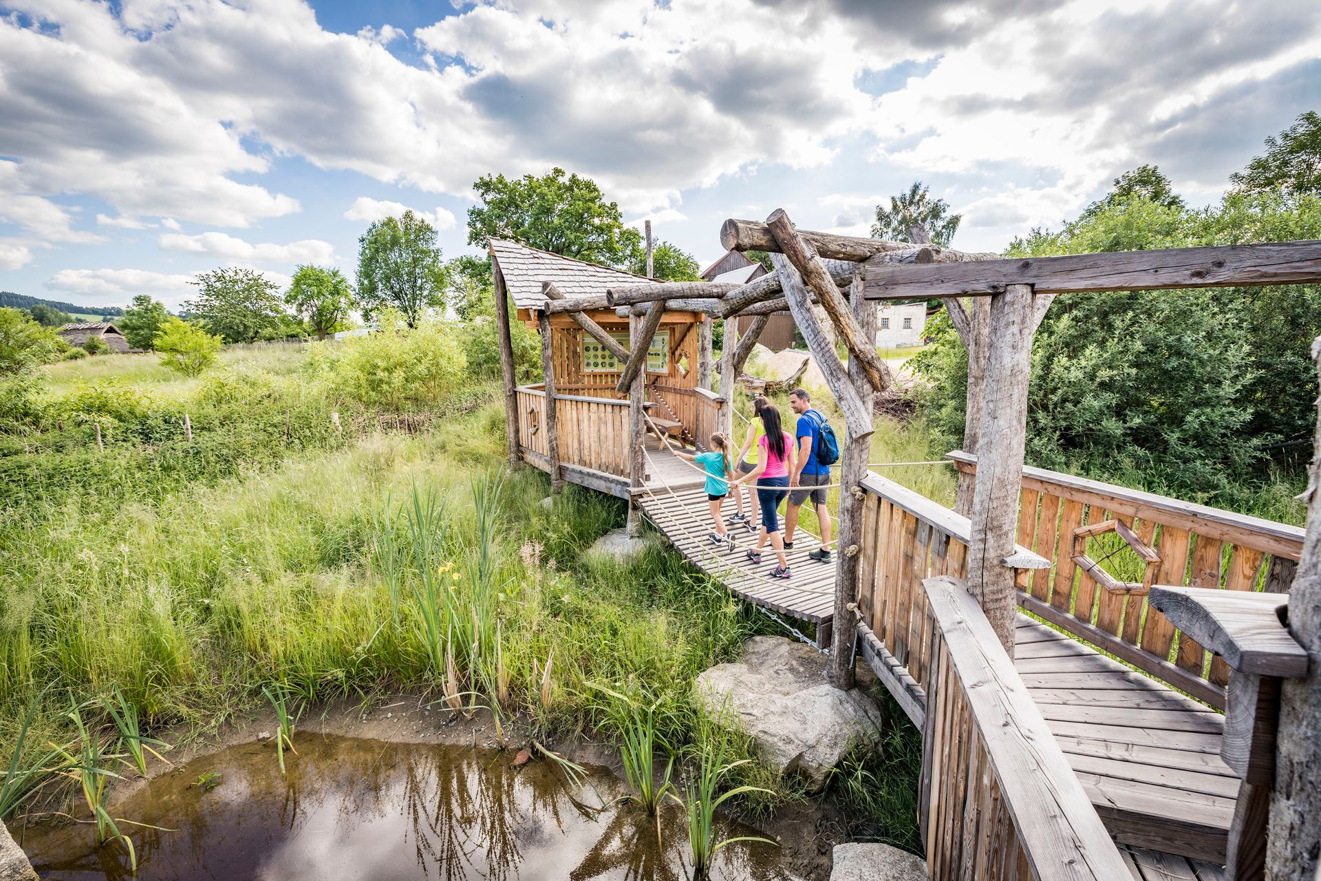 Holzbrücke im Geschichtspark Bärnau 