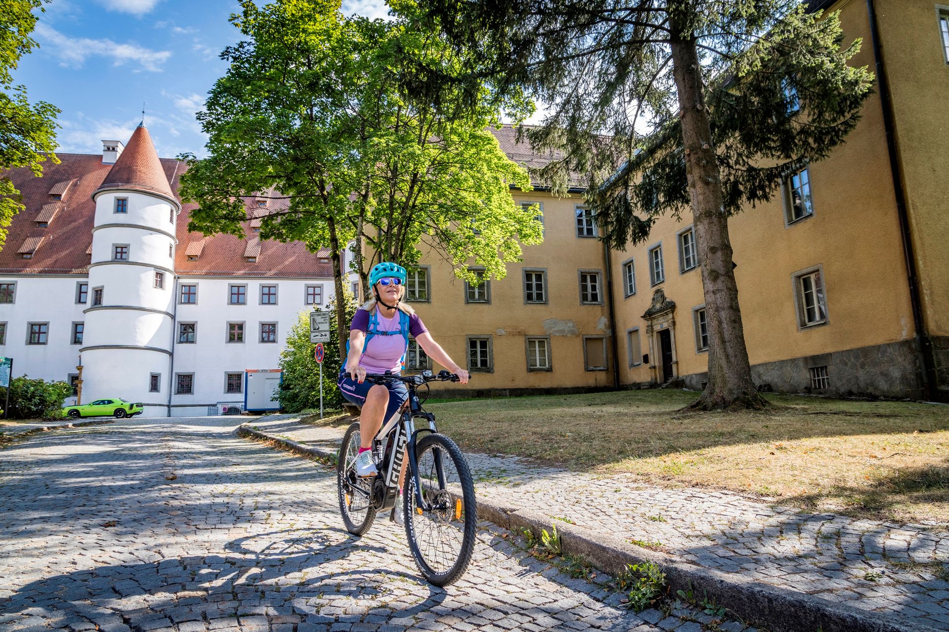 Radeln vorbei an der Friedrichsburg in Vohenstrauß